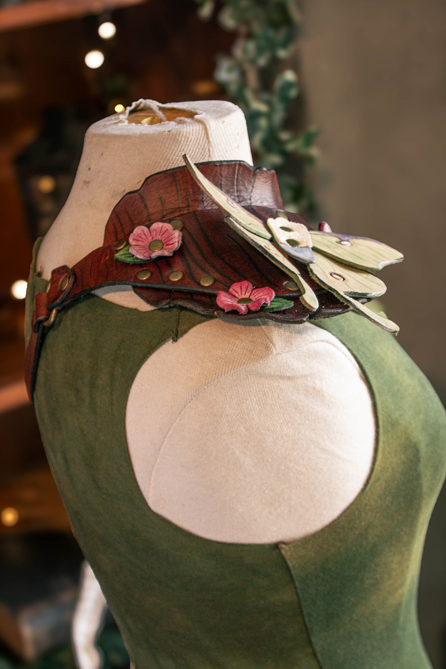 Dryad's Epaulette Shoulder Armor