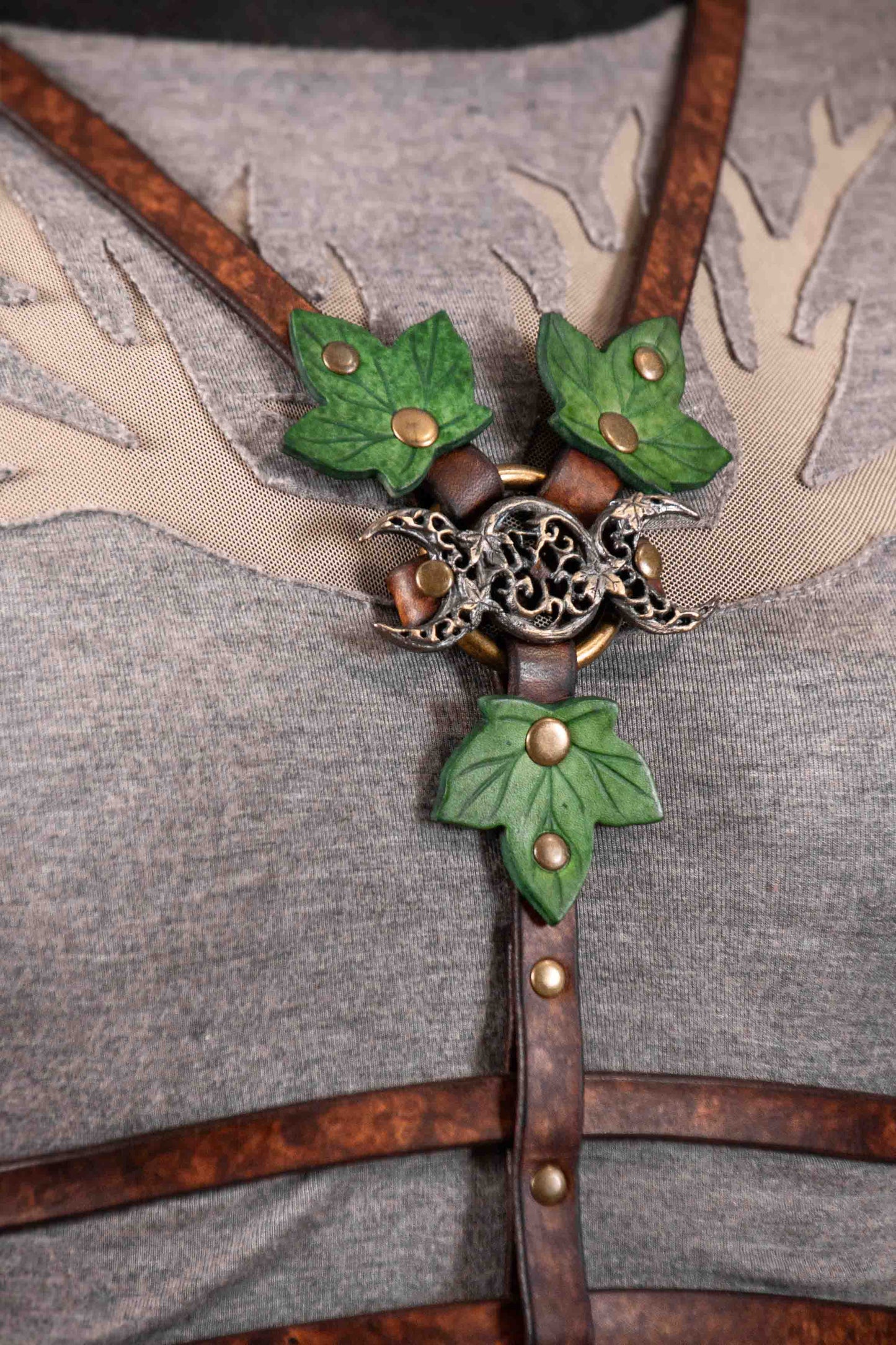 Basic Witch Harness in Ivy