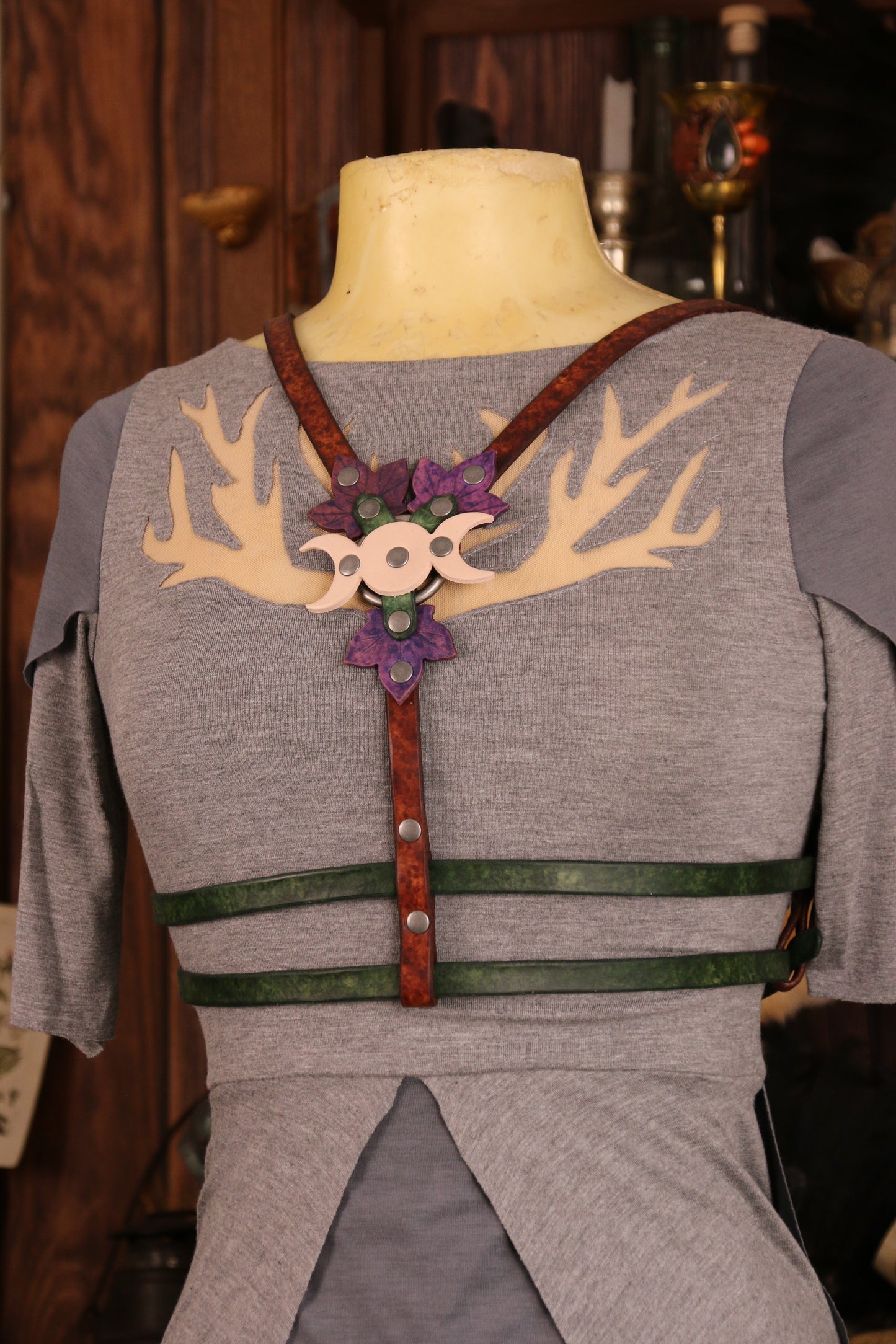 Basic Witch Harness in Ivy