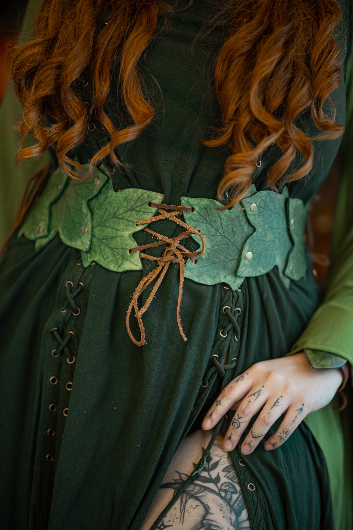 Ivy Leaf Garland Cincher