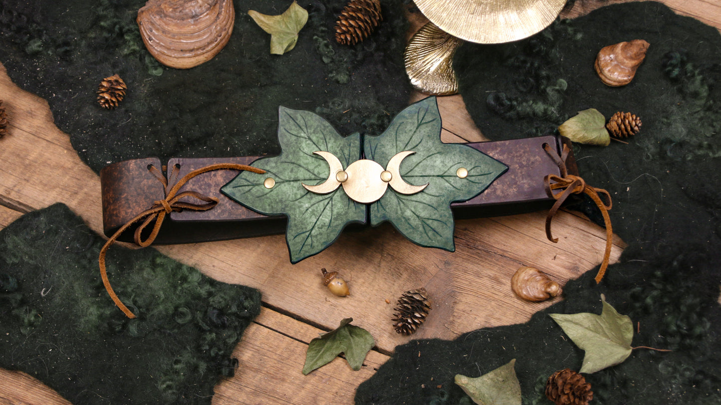 Lunar Leaf Cincher in Ivy