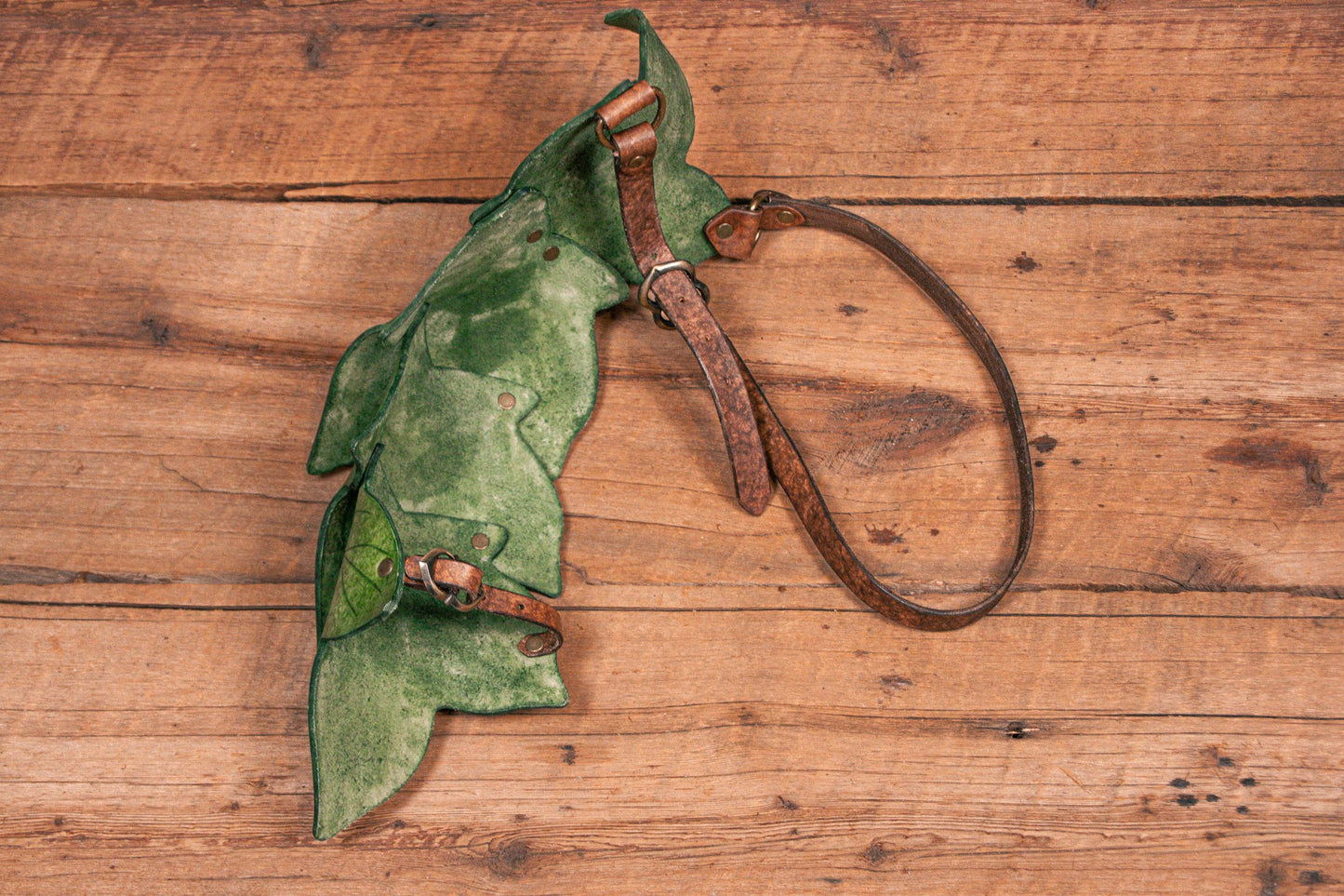 Ivy Leaf Shoulder Armour