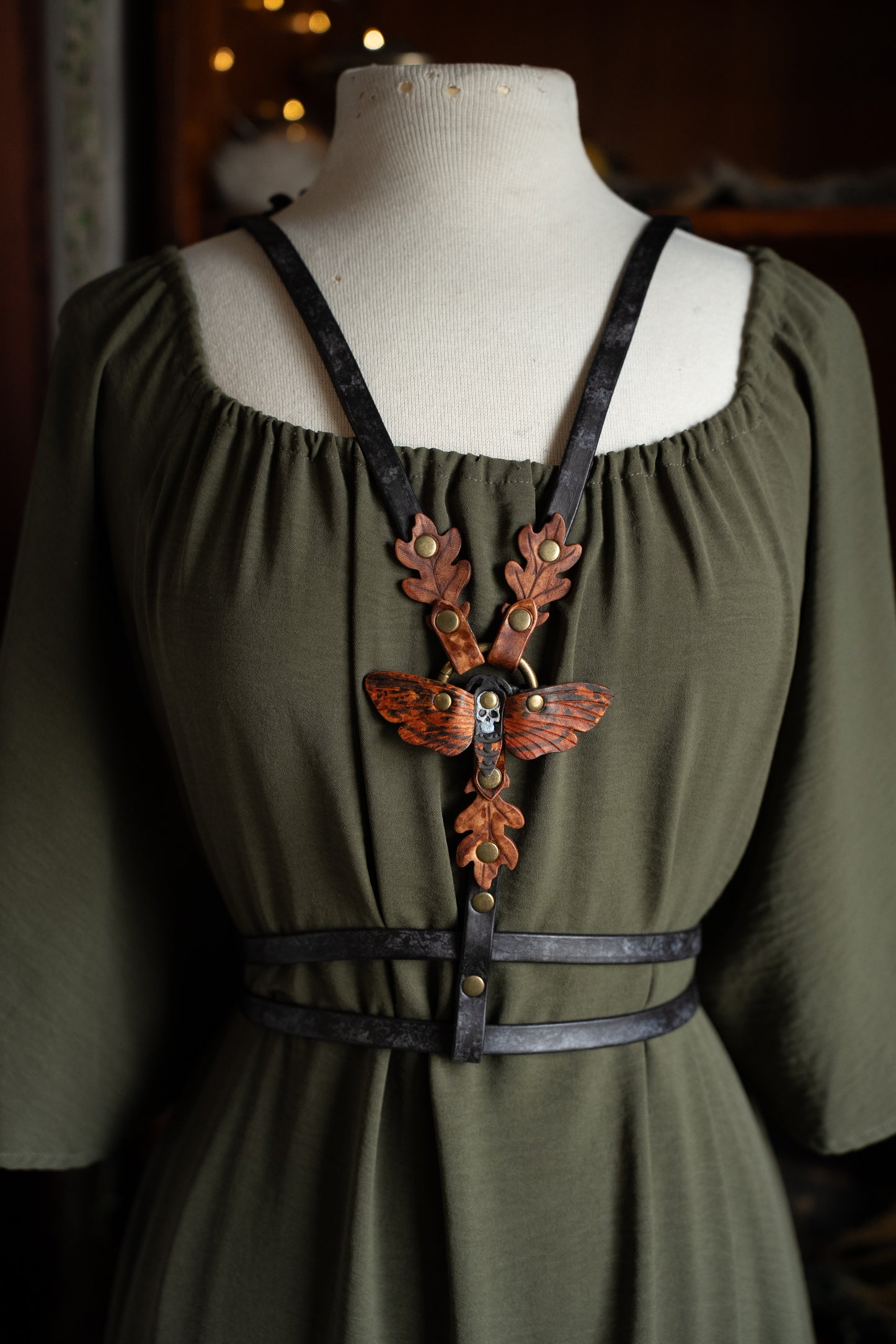Basic Witch Harness in Oak