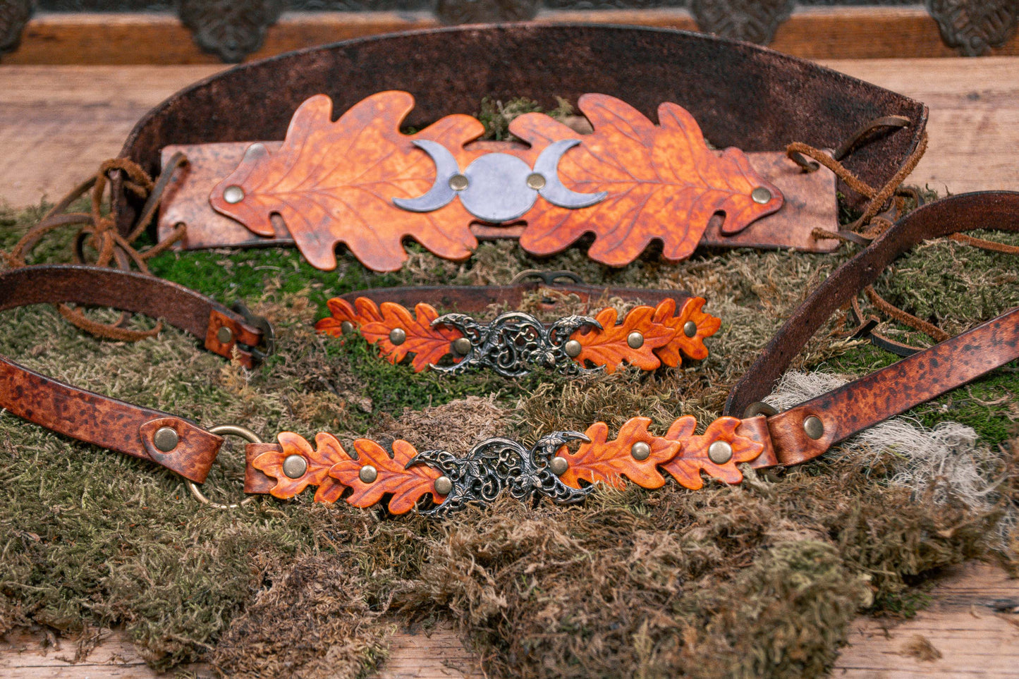 Basic Witch Collar in Oak