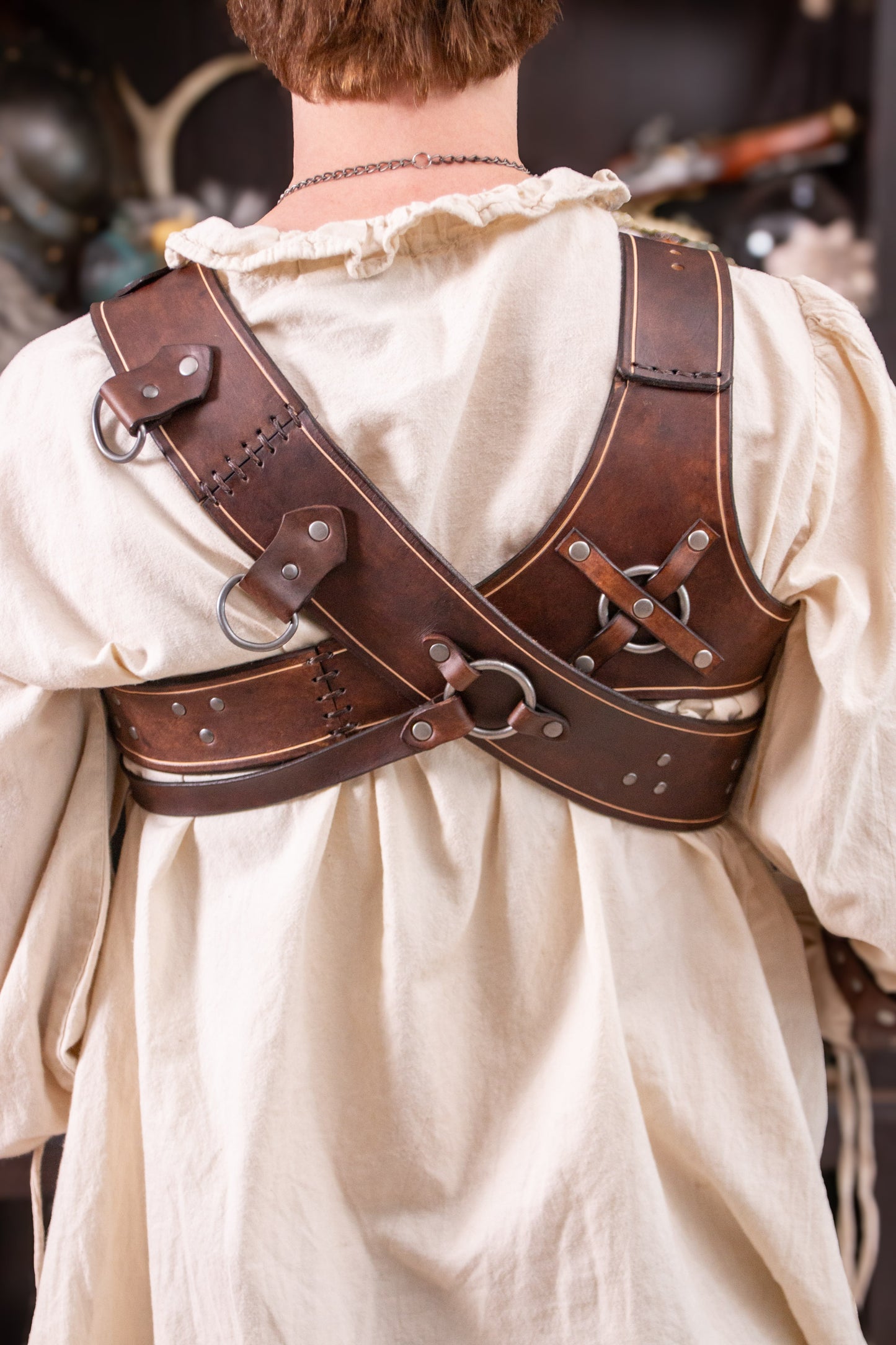 Wild Hunter Single Shoulder Clavicle Armor
