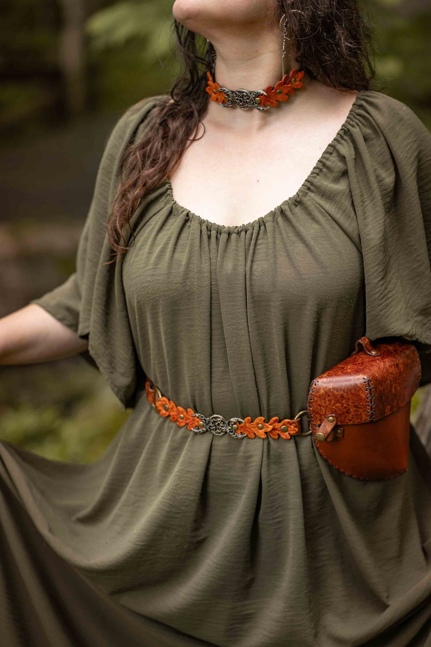 Basic Witch Collar in Oak