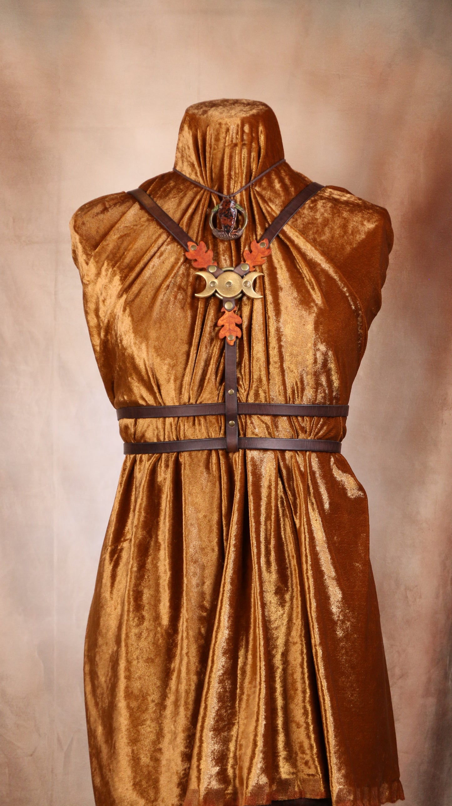 Basic Witch Harness in Oak
