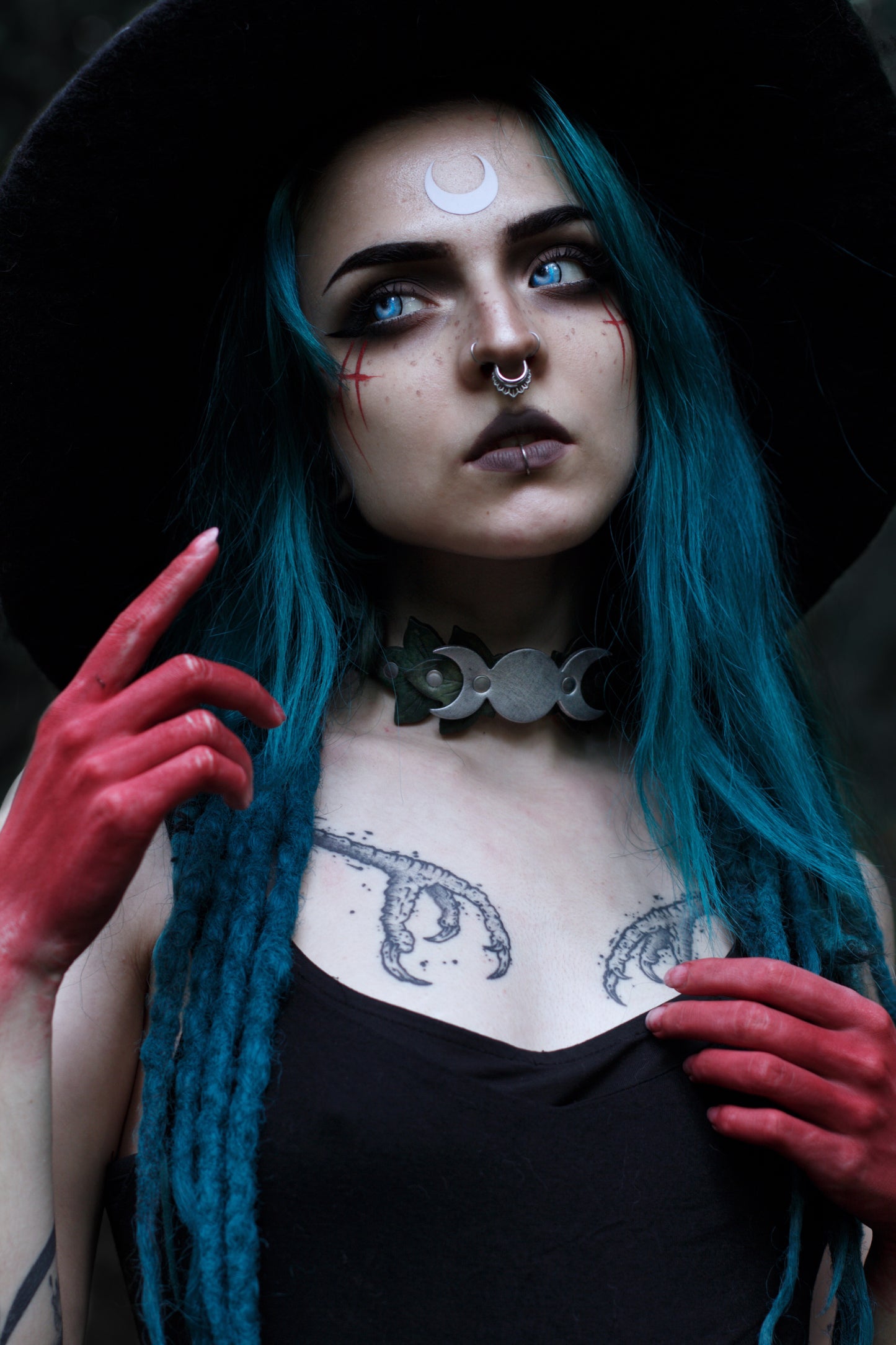 Basic Witch Collar in Ivy