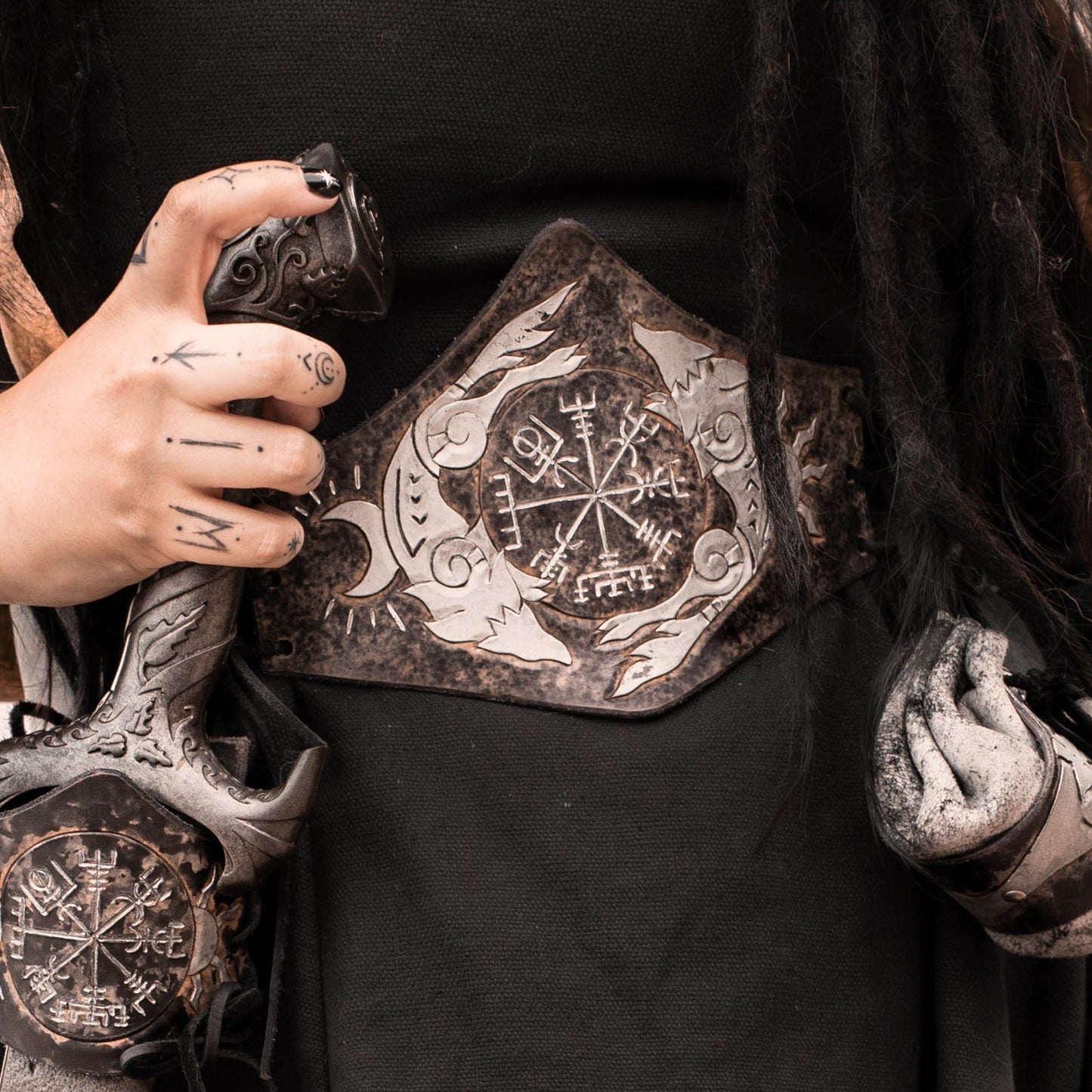 Skoll and Hati Spear Cincher