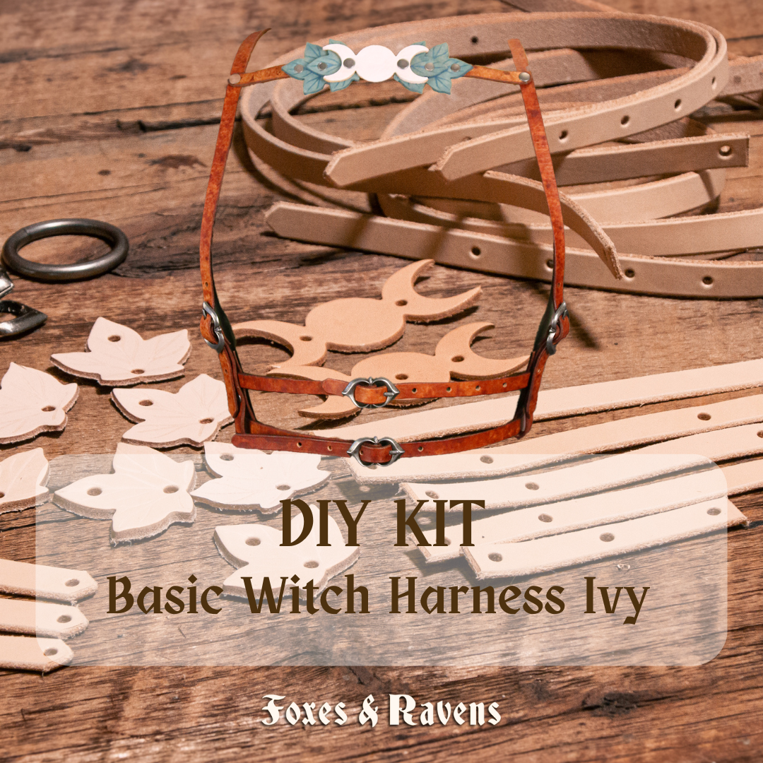 Basic Witch Harness in Ivy kit