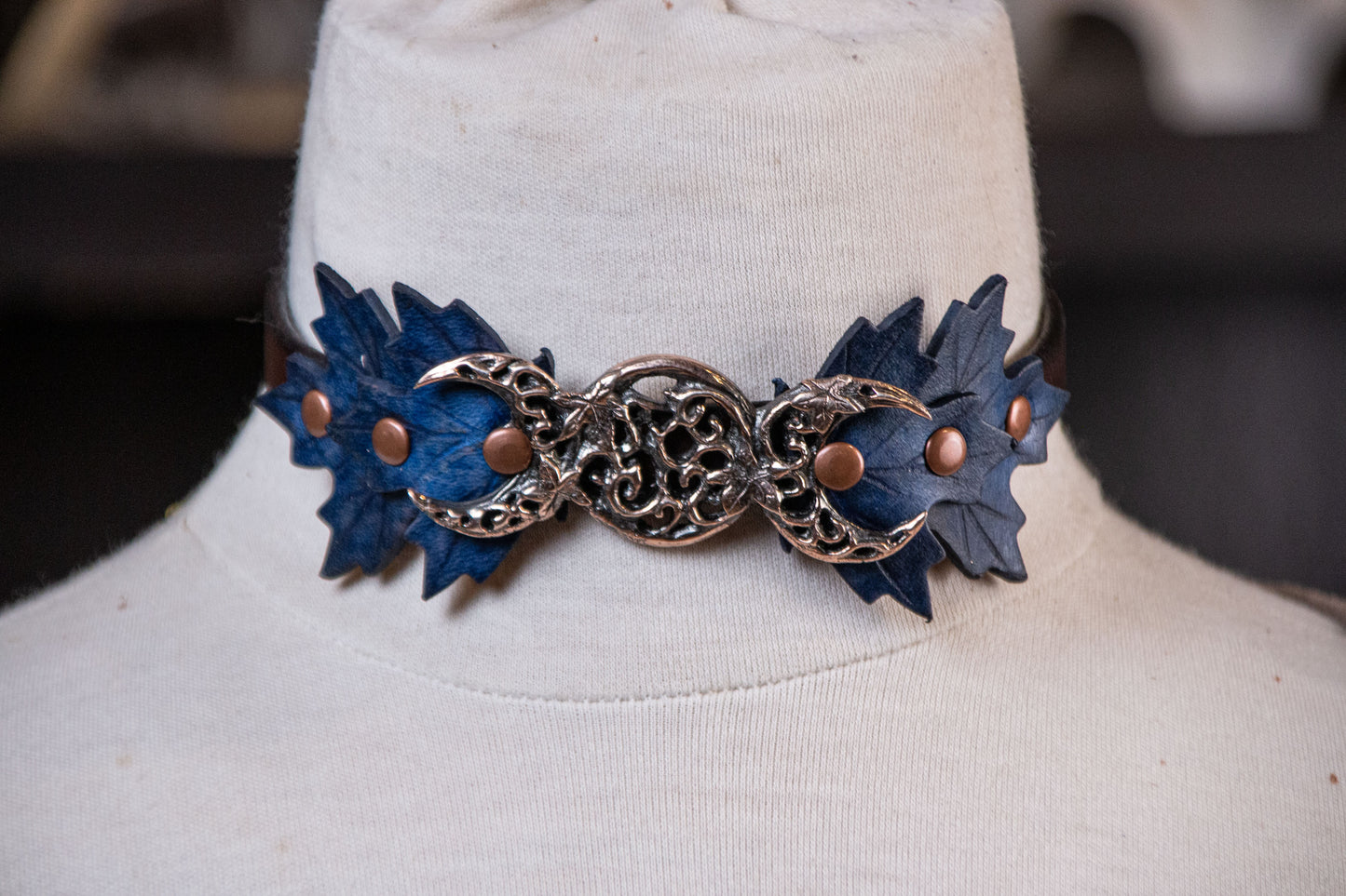 Basic Witch Collar in Maple