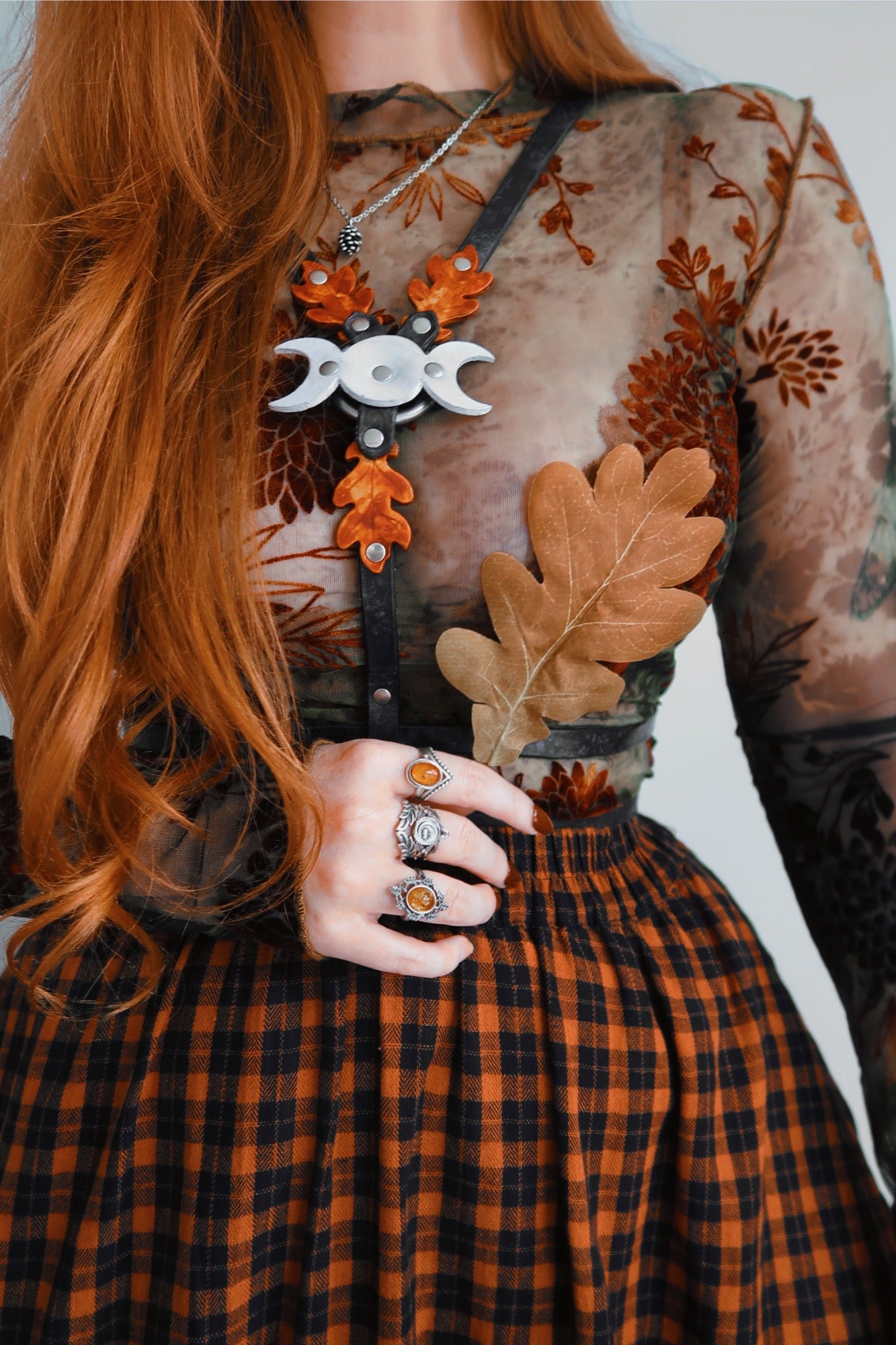 Basic Witch Harness in Oak