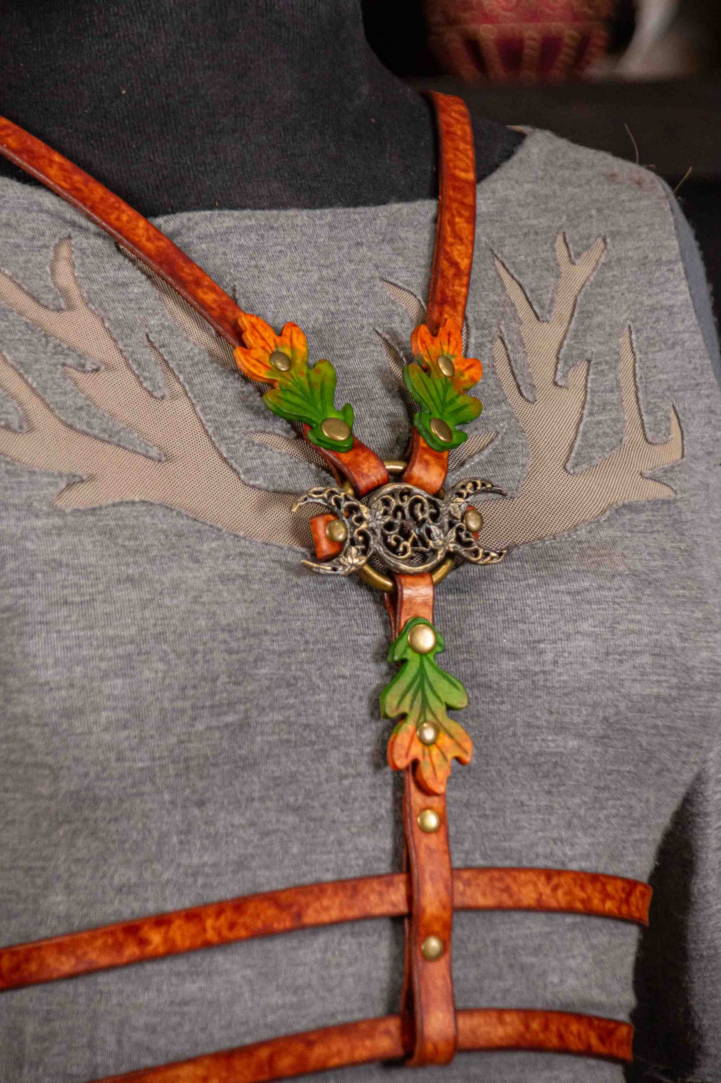 Basic Witch Harness in Oak