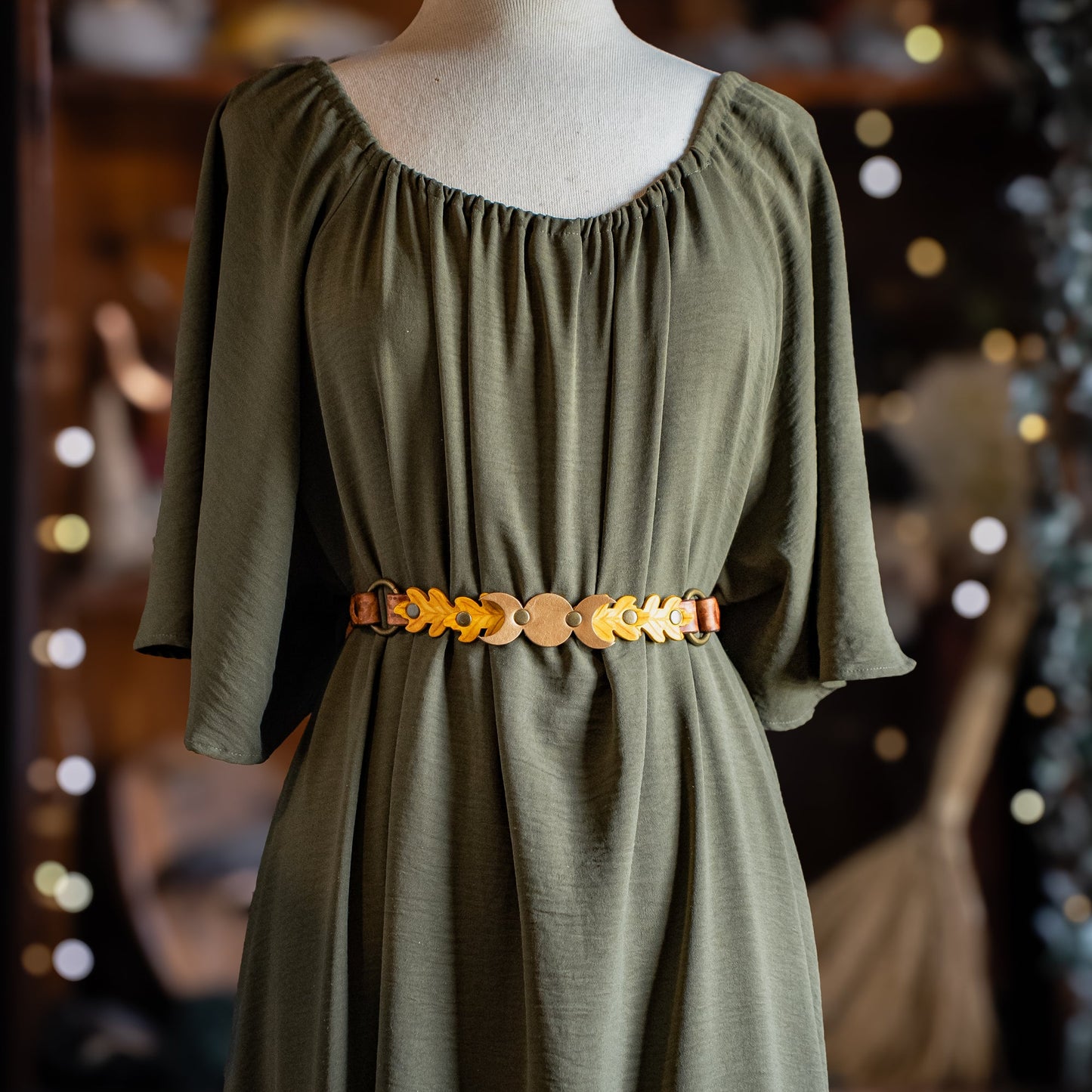 Basic Witch Belt in Oak