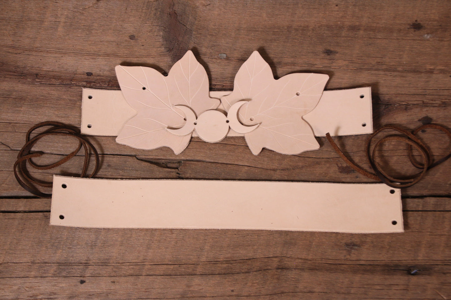 Lunar Leaf Cincher in Ivy Kit