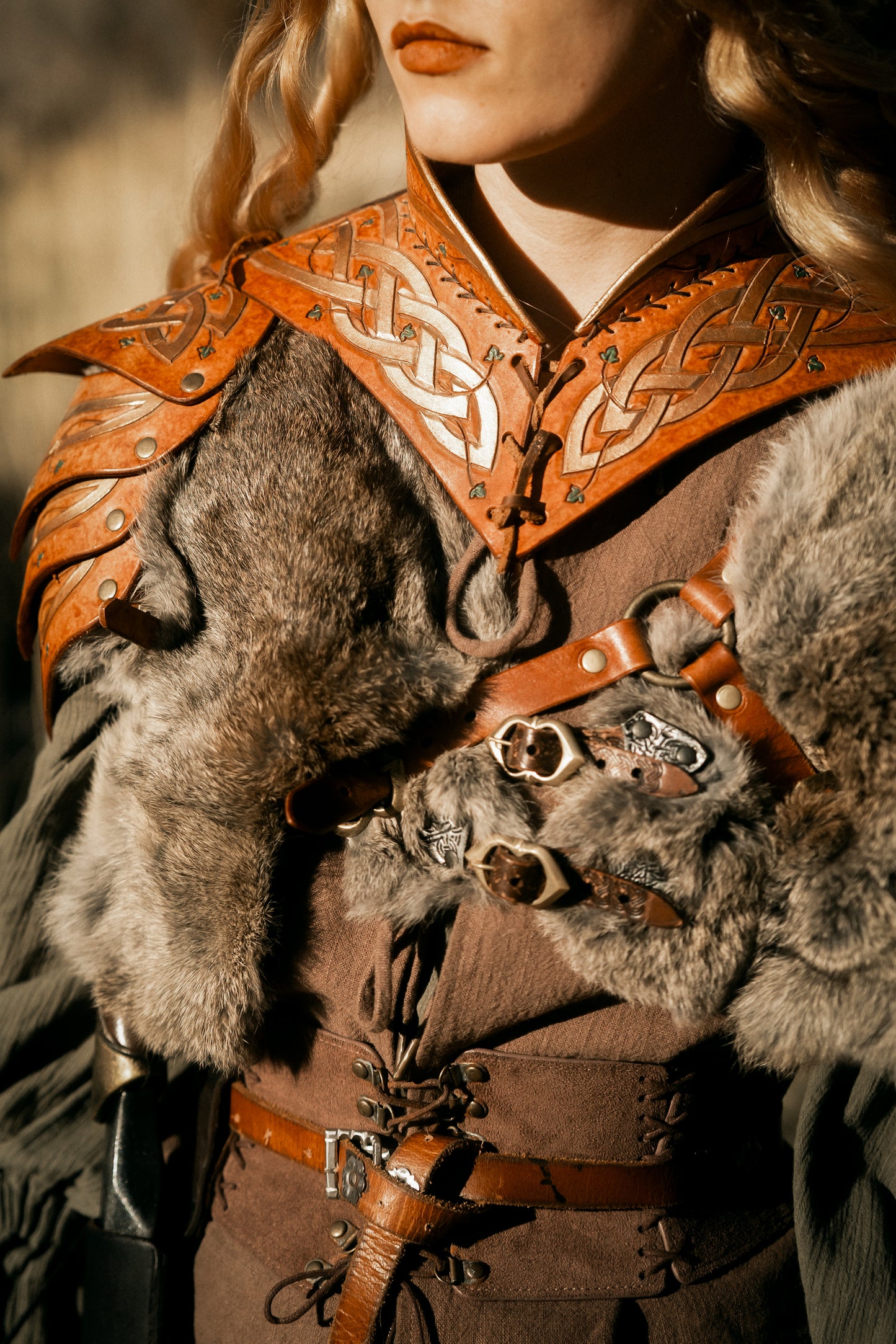 Elven High Collar Shoulder Armor