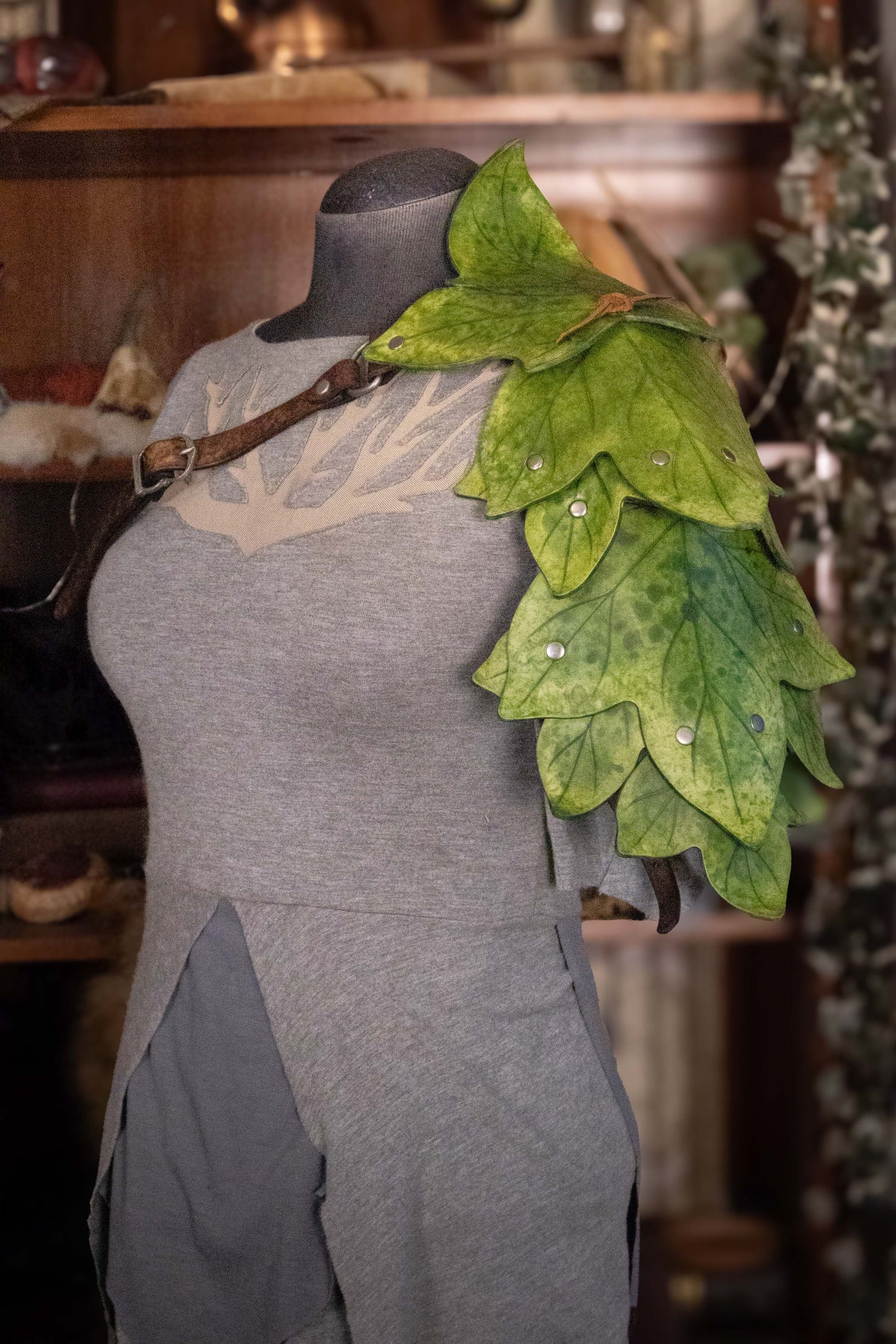 Ivy Leaf Warrior Pauldron