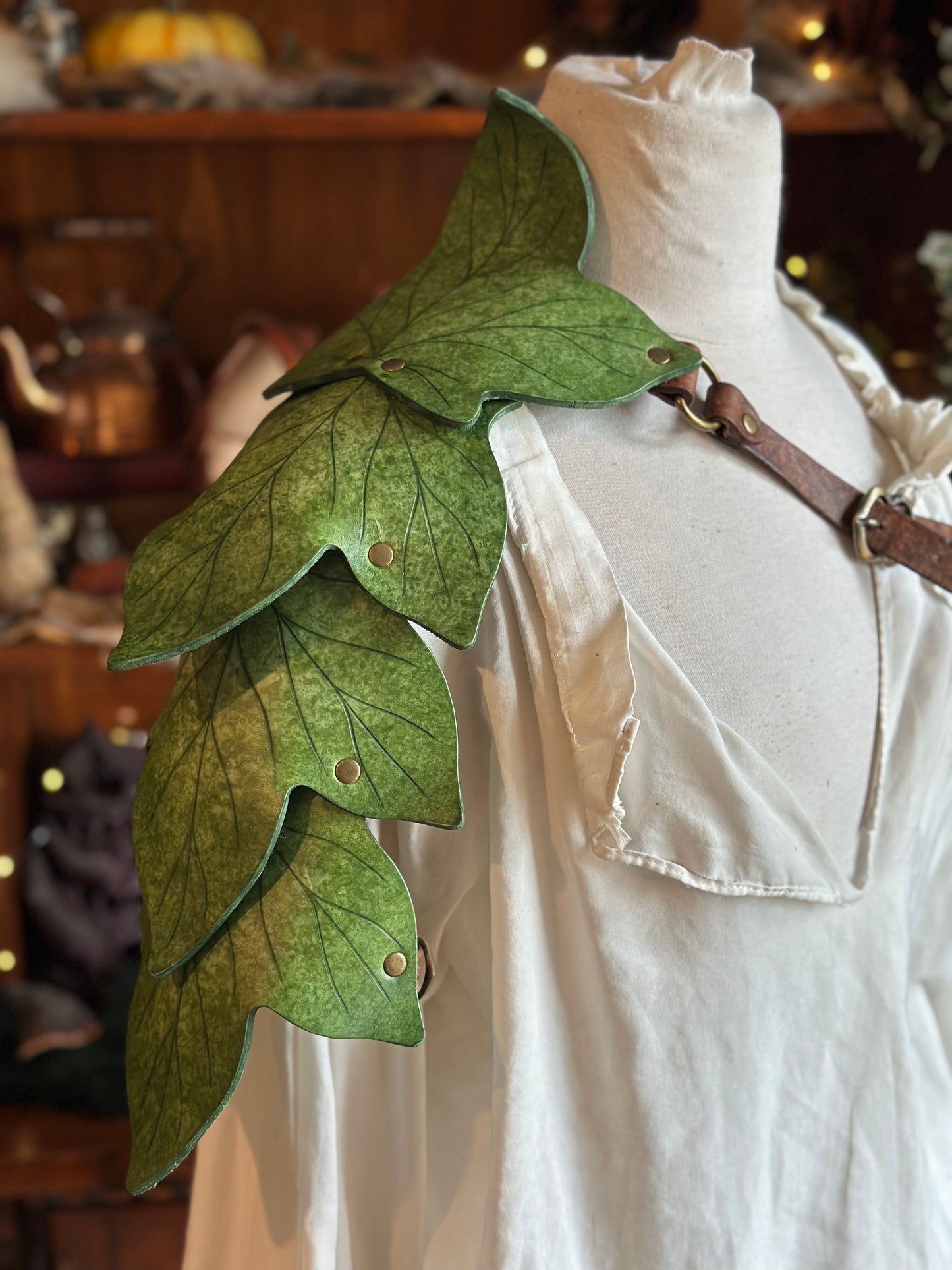 Ivy Leaf Shoulder Armour