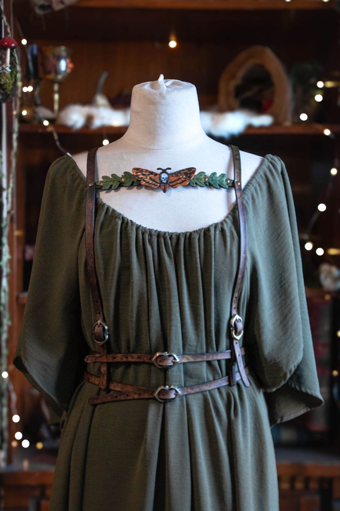 Basic Witch Harness in Oak