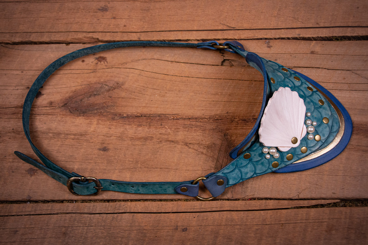 Siren Shell Epaulette