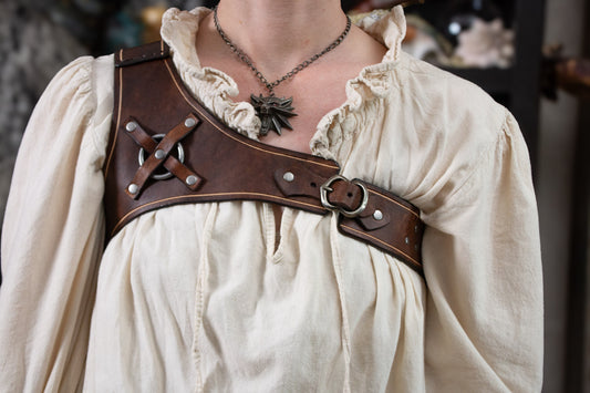 Wild Hunter Single Shoulder Clavicle Armor
