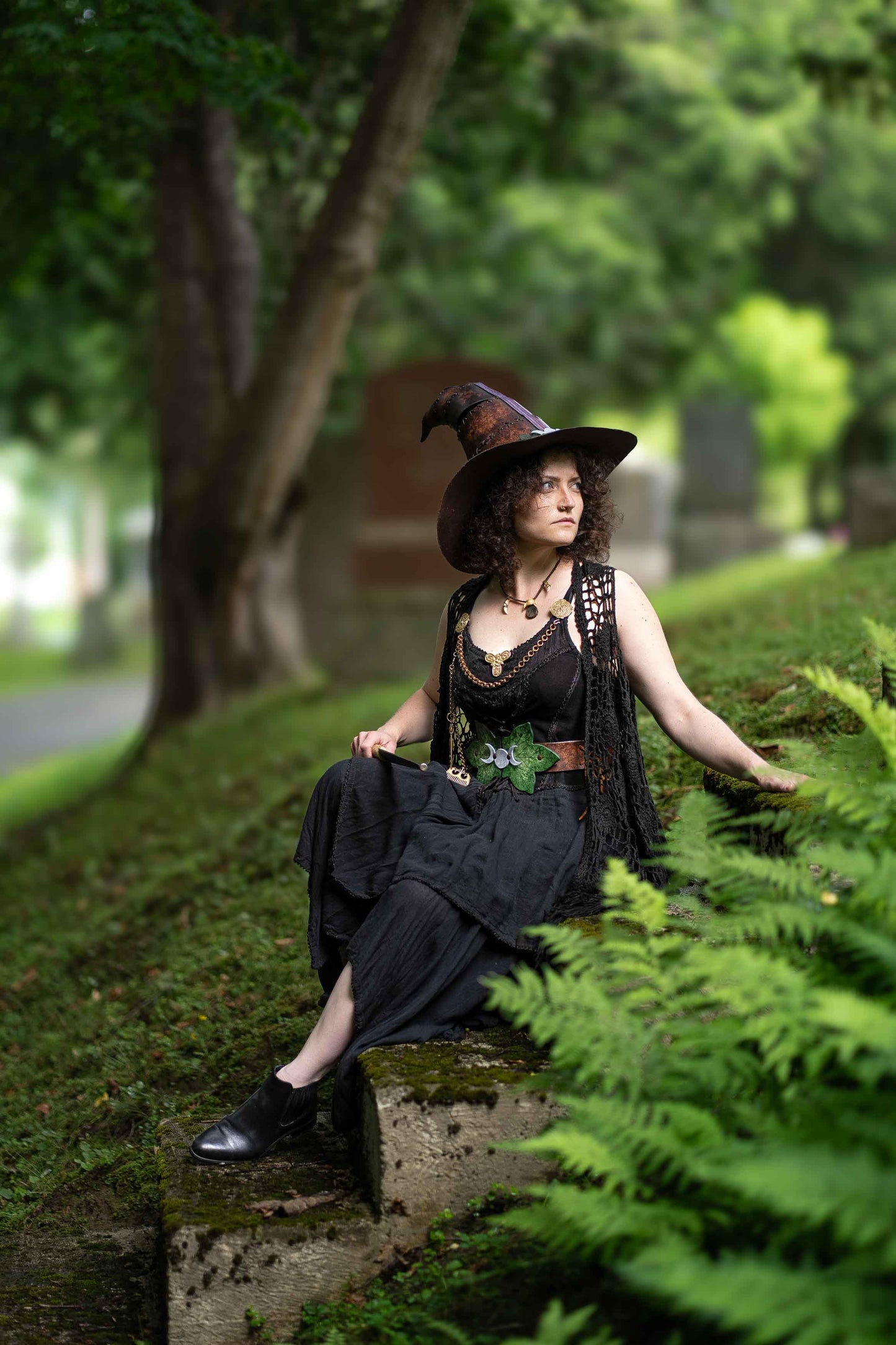 Lunar Leaf Cincher in Ivy