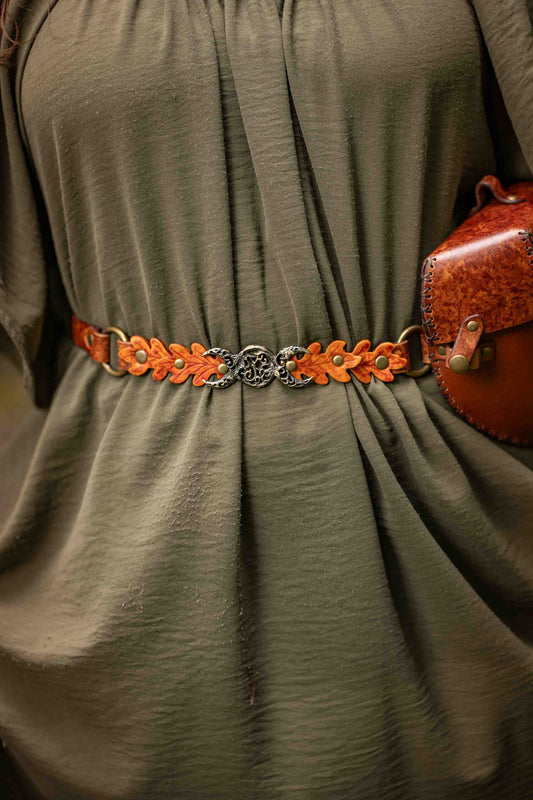 Basic Witch Belt in Oak