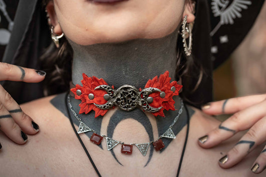 Basic Witch Collar in Maple
