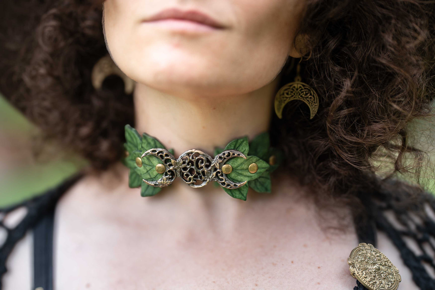 Basic Witch Collar in Ivy Kit